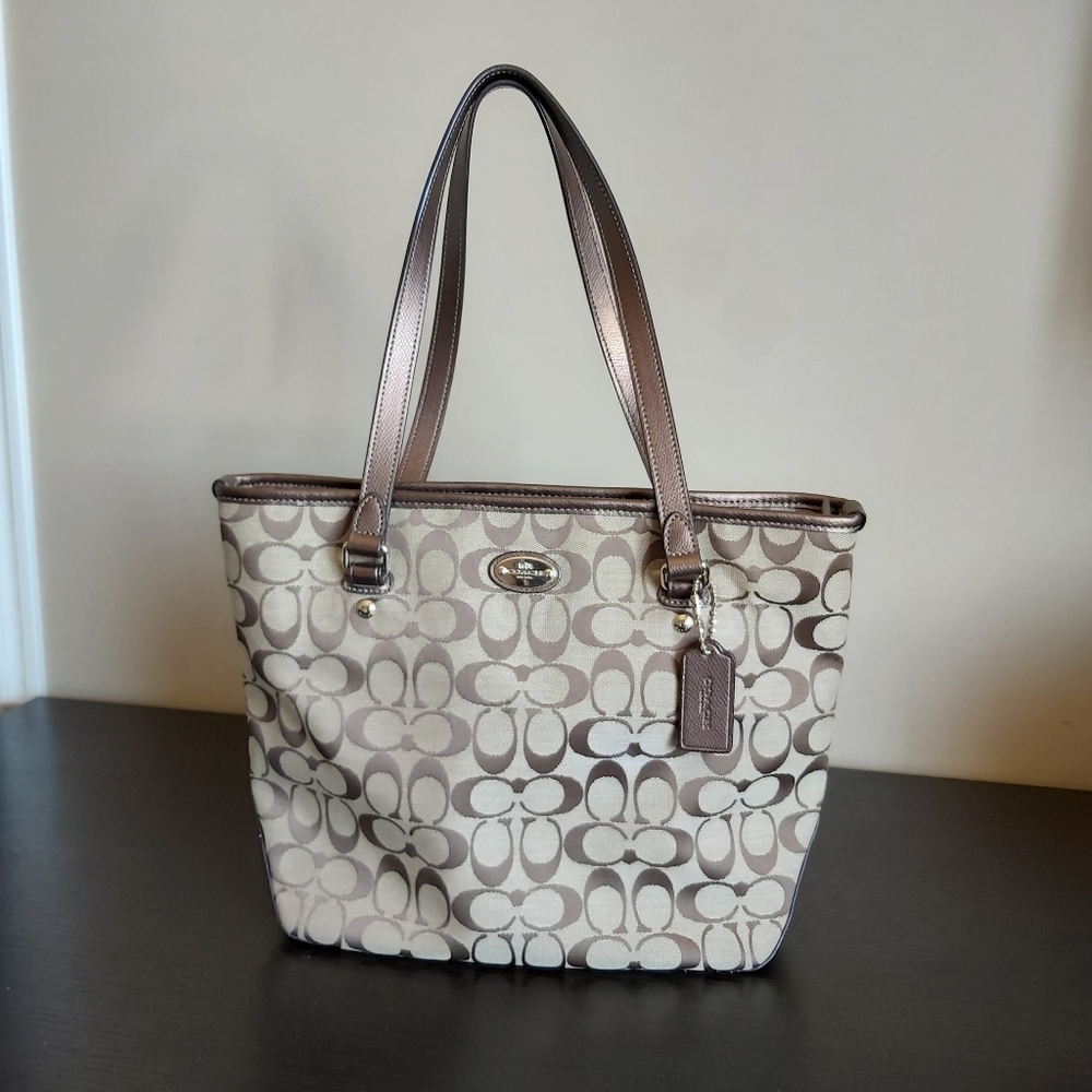 Classic Coach Purse